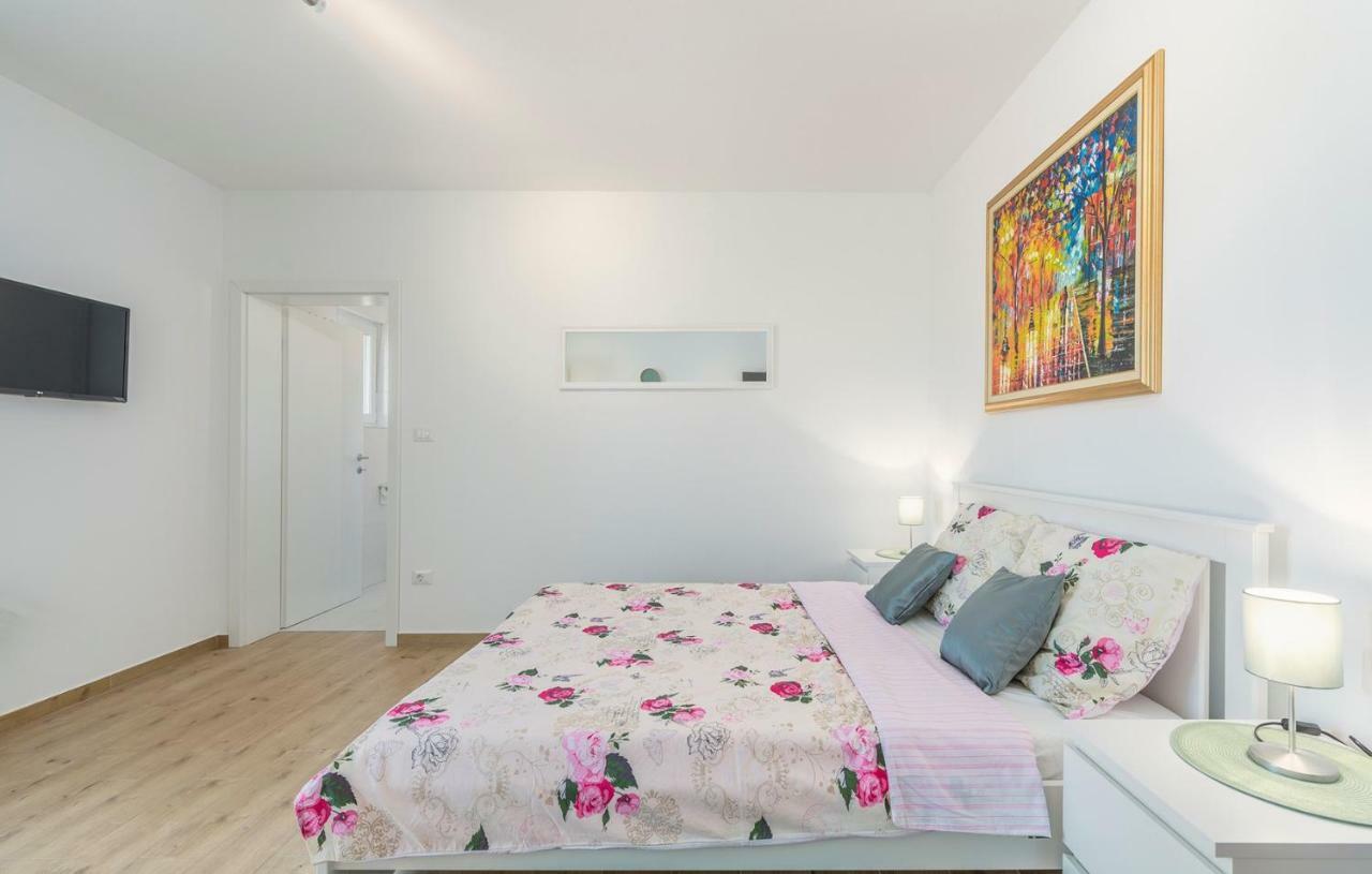 Apartment Complex Jelena Funtana Ngoại thất bức ảnh
